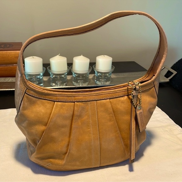 Coach Handbags - Vintage Coach Bag BO822-1235 ERGO